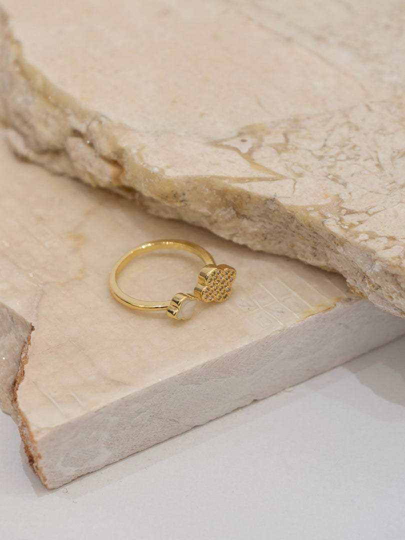 anillo trébol nacar